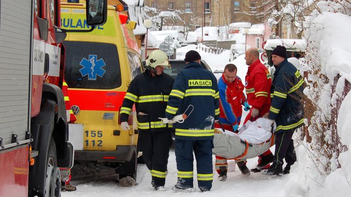 Muže na Svitavsku zavalil strom, zraněním podlehl
