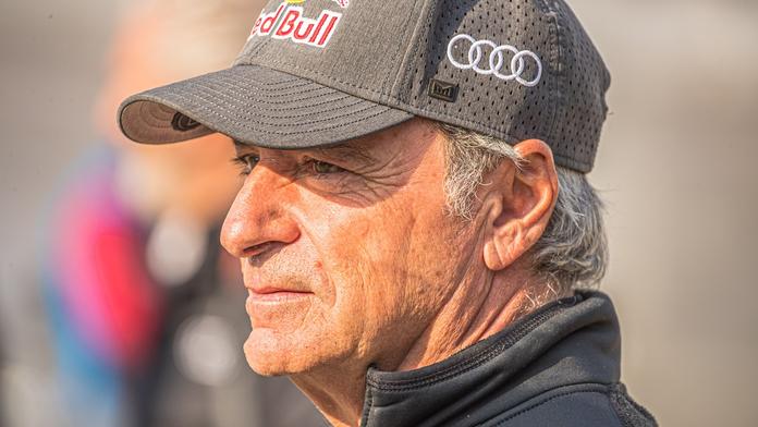 Sainz skončil na Dakaru. A nebo ne? Španěl si převoz do nemocnice rozmyslel