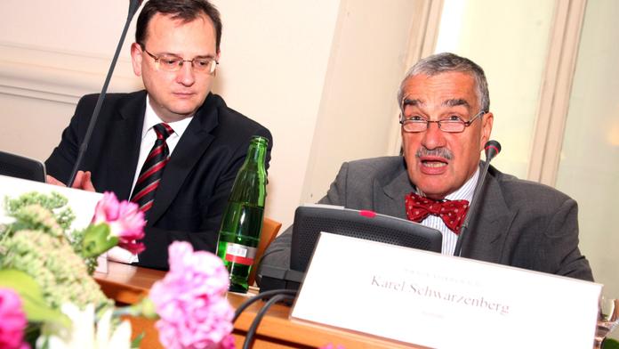 O EU se nehádáme, tvrdí Schwarzenberg a Nečas