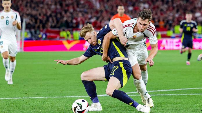Skotové zuří po neodpískané penaltě: Jaký je význam VAR? Něco je tu špatně