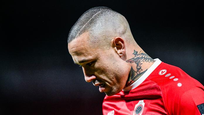 Belgický reprezentant porušil pravidla i zákon. Klub ho nelítostně vyloučil