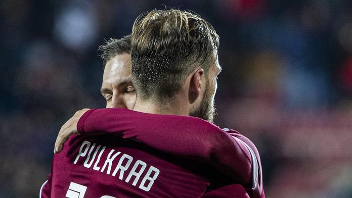 Fortuna ligu zasypal sníh. Sparta ve šlágru skolila Baník, slaví i Teplice
