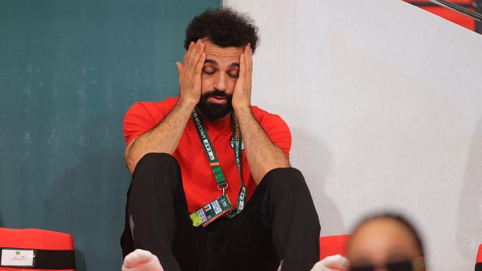 Mohamed Salah s hlavou v dlaních