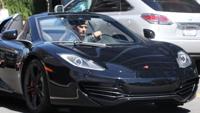 FOTO: Beckham má nového mazlíka! V Beverley Hills se prohání v nadupaném sporťáku
