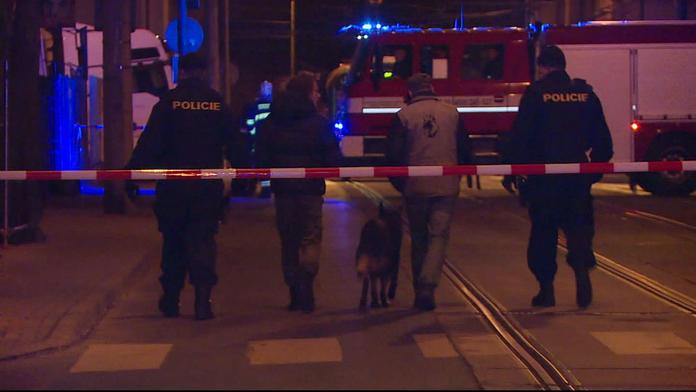 Anonym ohlásil bombu v ubytovně, lidé museli z postelí na mráz
