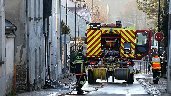 Tragédie ve Francii. Při požáru domu zemřela matka a sedm dětí