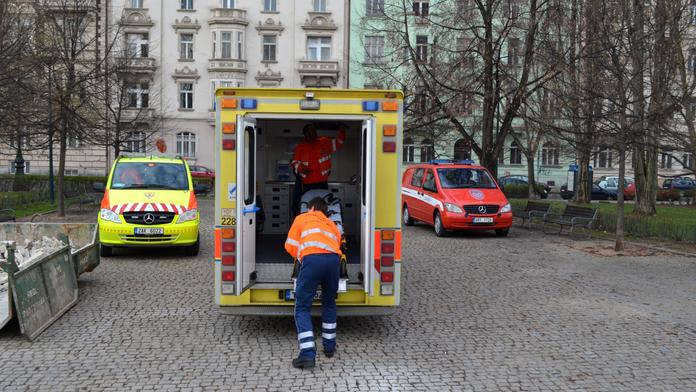 Místo vděku troubení a urážky! Toto musí snášet čeští záchranáři