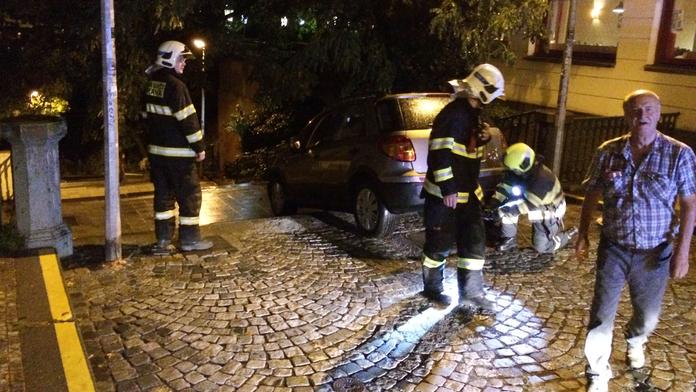 Italský řidič uvízl na Nuselských schodech, prý jel podle navigace