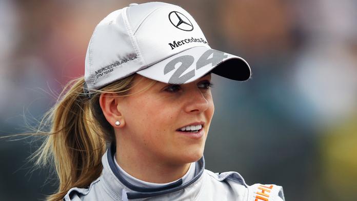 Invaze žen na spadnutí. Blondýnky míří do F1