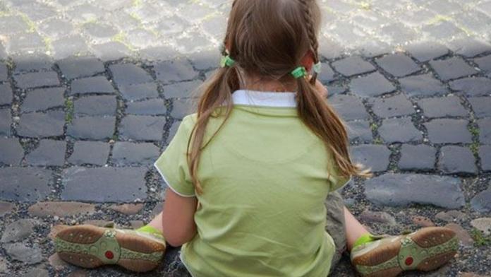 Na školních záchodech znásilnili dívku (8), Německo žije ve strachu