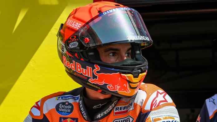 Šampion Márquez má po operaci. Hvězda MotoGP strávila na sále přes tři hodiny