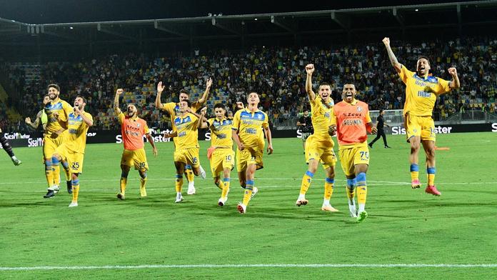 Atalanta překvapivě padla s nováčkem. AC Milán si pohrál s Turínem