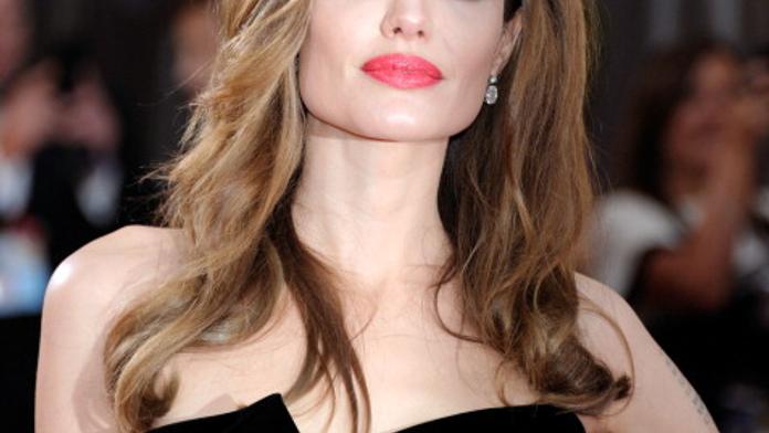 Krásná Angelina: Chtěla zavraždit člověka a spala s bratrem?! Co všechno vyvedla?