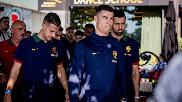 Ronaldo pobláznil Slovensko. Fanoušci chtějí vběhnout při zápase na hřiště