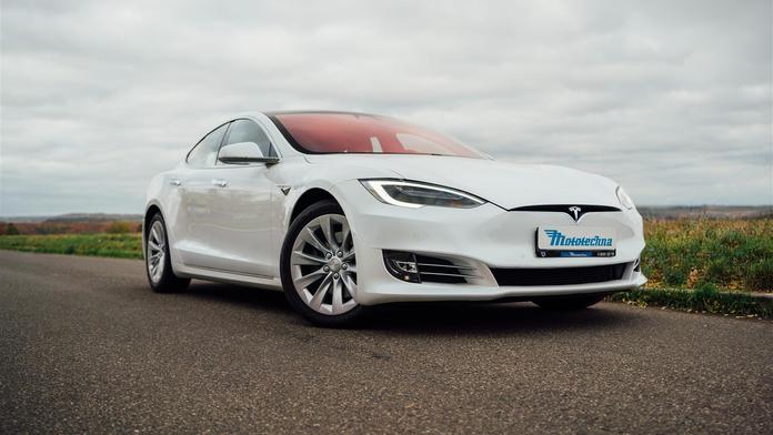 Dvě pětiny Evropanů zvažují koupi elektromobilu: Jak vůz správně vybrat? Kde nabíjet?