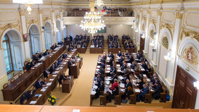 Sněmovna: Část majetkových přiznání politiků bude neveřejná