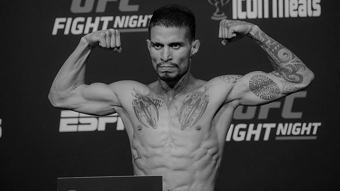 Při tragické nehodě zemřel teprve 29letý bývalý zápasník UFC. Srazil ho autobus