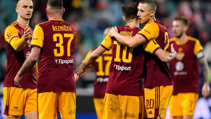Plzeň porazila Slovácko a je druhá. Dukla šokovala Mladou Boleslav