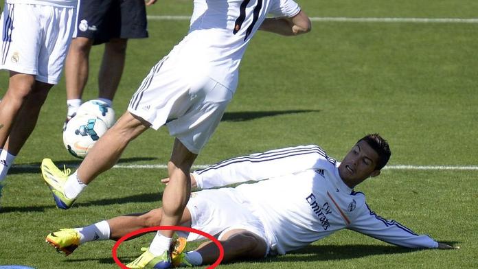 Potupený Cristiano Ronaldo. Dostal jesle od Balea, pak mu zajel pod nohy!