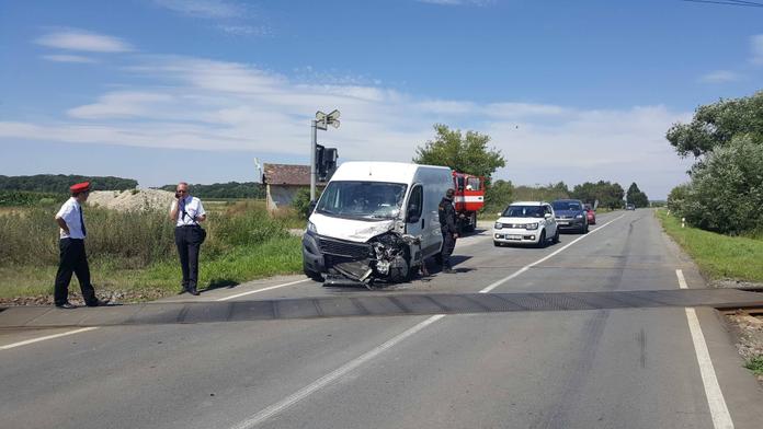 Kritický den na železnici! V úterý došlo ke dvěma srážkám vlaků s auty