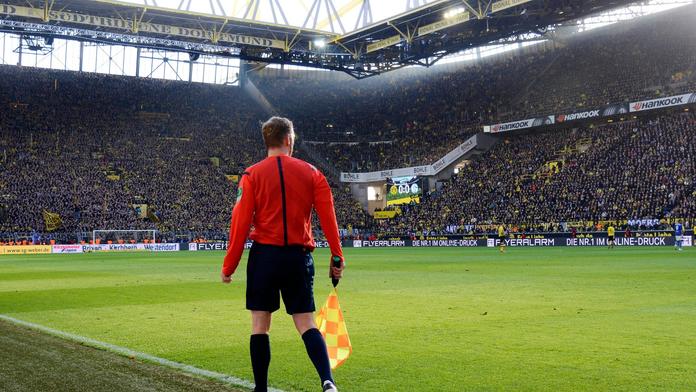 FIFA chystá revoluci ve fotbale. Už žádné špatně odpískané ofsajdy