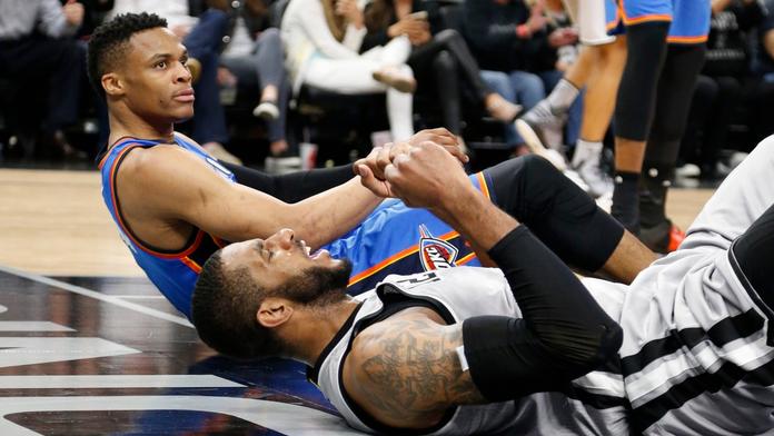 Debakl na úvod. Oklahomu sestřelil 38 body Aldridge