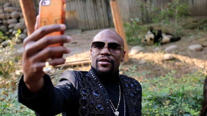 Mayweather se v Číně zamiloval. Adoptoval pandu, jmenuje se Floyd