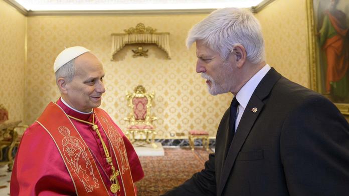 Papež přijede do Česka. Přijal Pavlovo pozvání