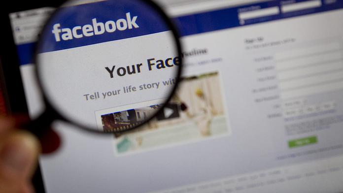 Facebook zrušil automatické zjišťování totožnosti lidí na fotkách