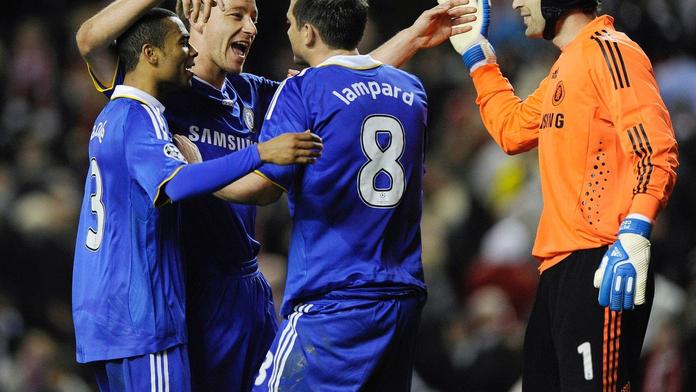 Fanoušci Chelsea zuří: Chceme zpátky Čecha a další legendy!