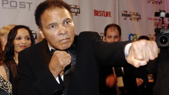 Svět se dnes loučí s boxerskou legendou Muhammadem Alim