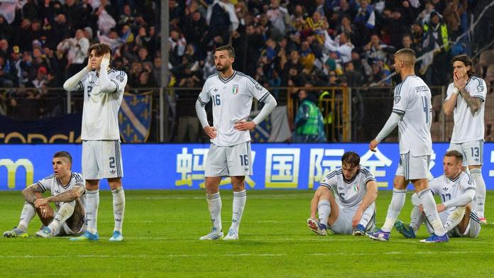 Zmar a pocit zklamání. Italští fotbalisté prohráli po penaltách s Bosnou a na MS si nezahrají