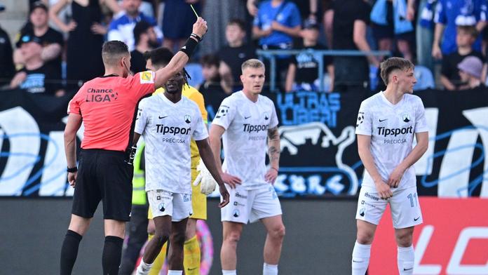 Sudí v lize chybovali. Moses ani Mannsverk neměli dohrát, Slavia přišla o penaltu