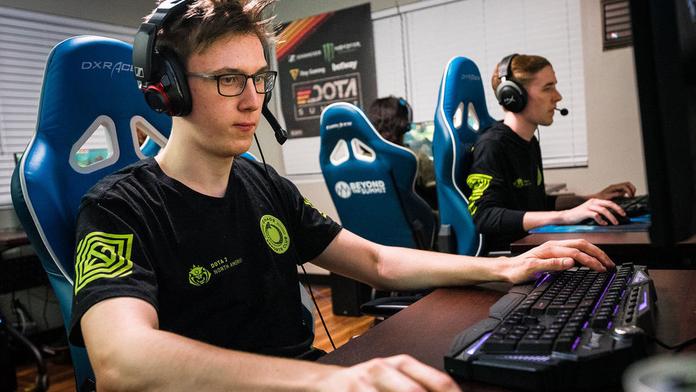 Český hráč dobyl svět! Urazil legendu a pak překonal hranici 10 tisíc MMR