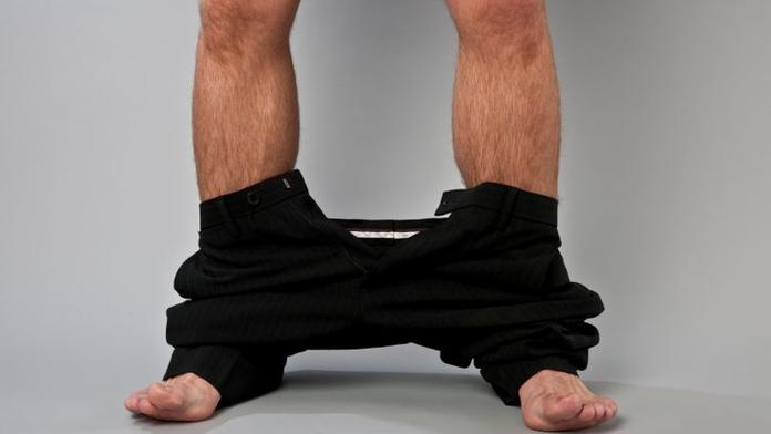 Malý penis a nápadně povislá varlata! Policie hledá zvrhlíka