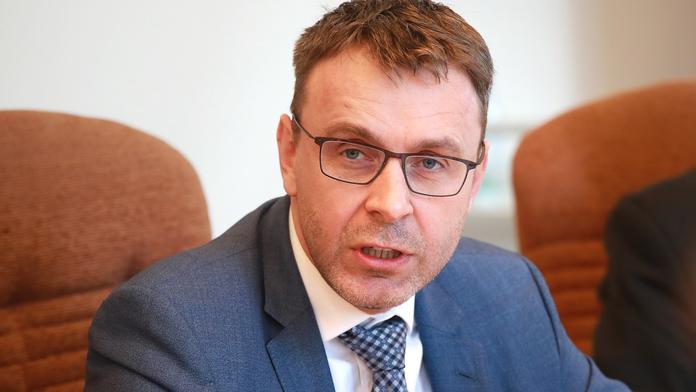 Exministru dopravy Kremlíkovi prý nabídli úplatek! Policie případ šetří