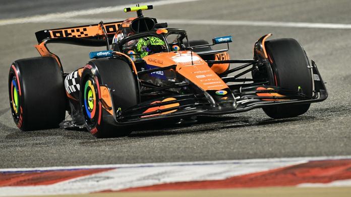 Úvodní tréninky v Bahrajnu ovládly McLareny, Verstappen je nepotrápil