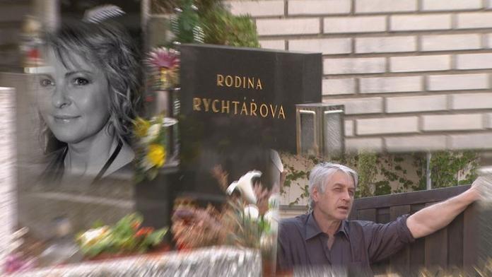 Rychtář je hyena, volají fanoušci Bartošové a sepisují PETICE kvůli pohřbu