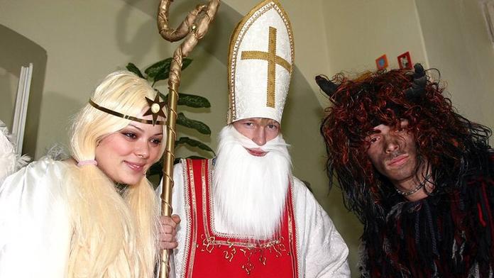 "Děti, nelíbejte Mikuláše - může mít prasečí chřipku"