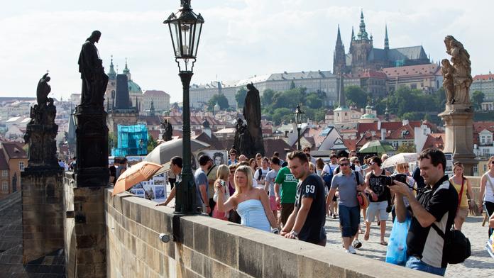 Do Česka letos zamířil rekordní počet cizinců! Z těchto zemí přijíždějí nejvíc