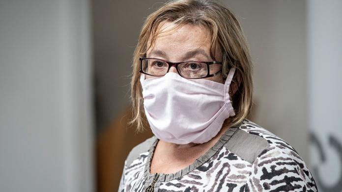 Hlavní hygienička měla zkolabovat při jednání vlády. Odvezla ji sanitka