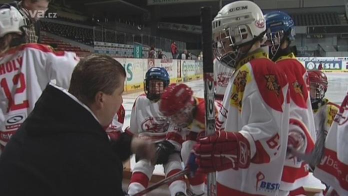 Zlatí hoši: Růžička mě hodil přes palubu, tvrdí trenér Čumpelík