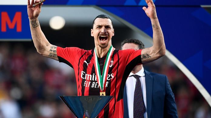 Starý dobrý Zlatan kariéru nekončí, podepsal další smlouvu