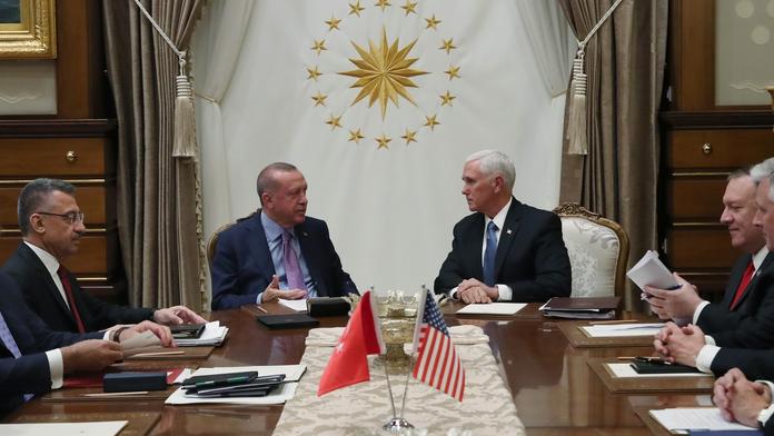 Turecko a USA se dohodly na příměří v Sýrii. Zachrání to životy, jásá Trump