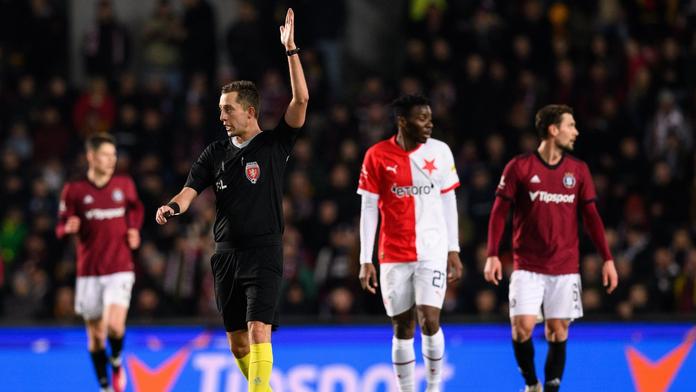 Pohárové derby bude řídit stejný rozhodčí jako duel v lize