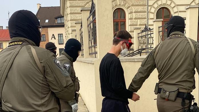 Policie objasnila brutální vraždu v Plzni. Podezřelý už je ve vězení