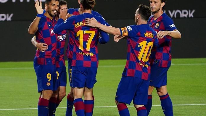 Válka na Camp Nou! Dvě červené karty a výhra Barcelony