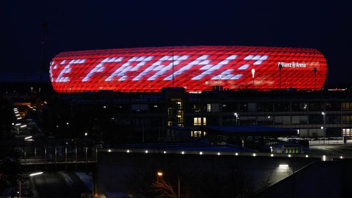 Bayern uctí Beckenbauerovu památku. Duelem na NS3 provede Franz Straka