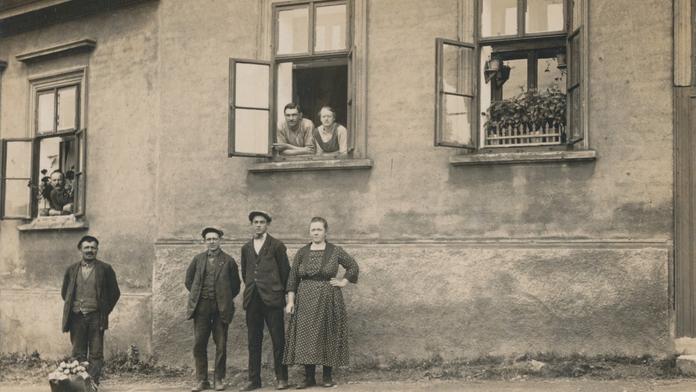 Staré "dobré" časy: Před 100 lety byl 2+1 luxus, pitná voda jen ve třetině bytů