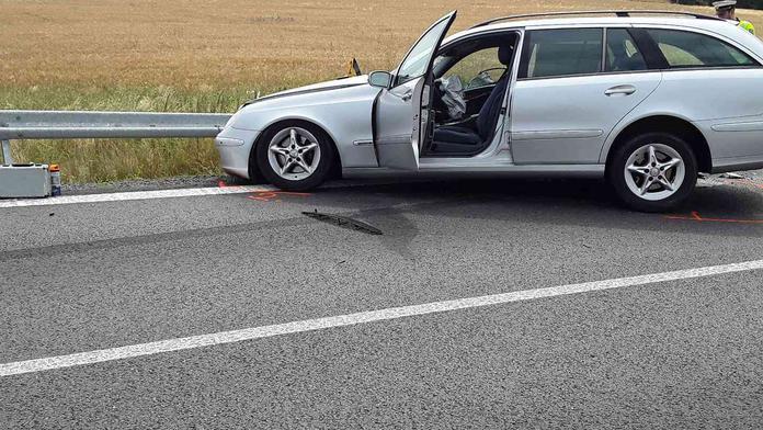 BMW vrazilo do auta s dětmi. Matka popsala, jak lidé pomáhali